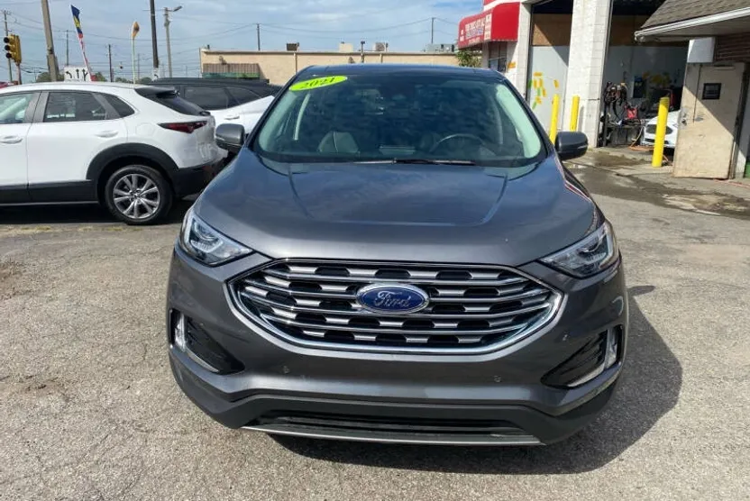 2021 Ford Edge Titanium photo 1