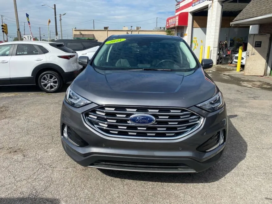 2021 Ford Edge Titanium photo 1