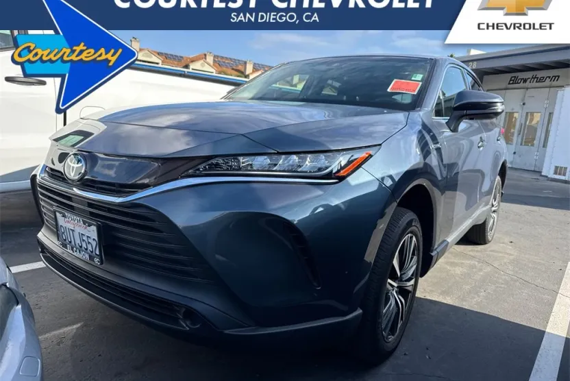 2021 Toyota Venza LE photo 1