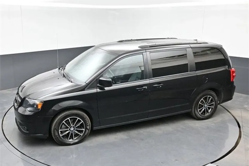 2018 Dodge Grand Caravan GT photo 1