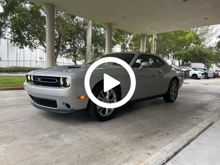2023 Dodge Challenger SXT photo 1