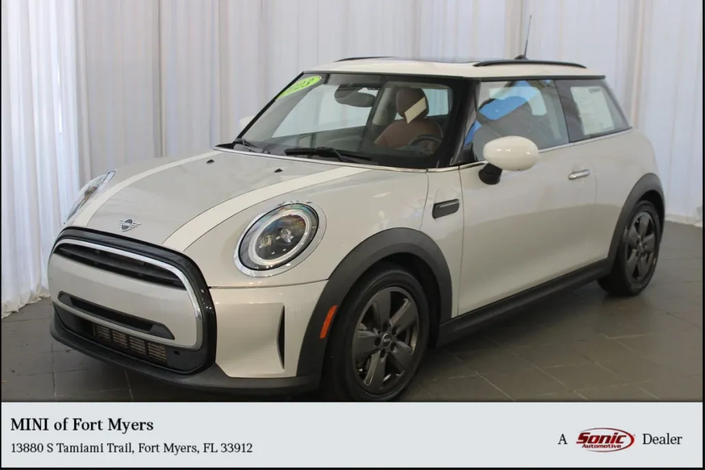 2023 Mini Cooper 2 Door Hardtop Signature photo 1