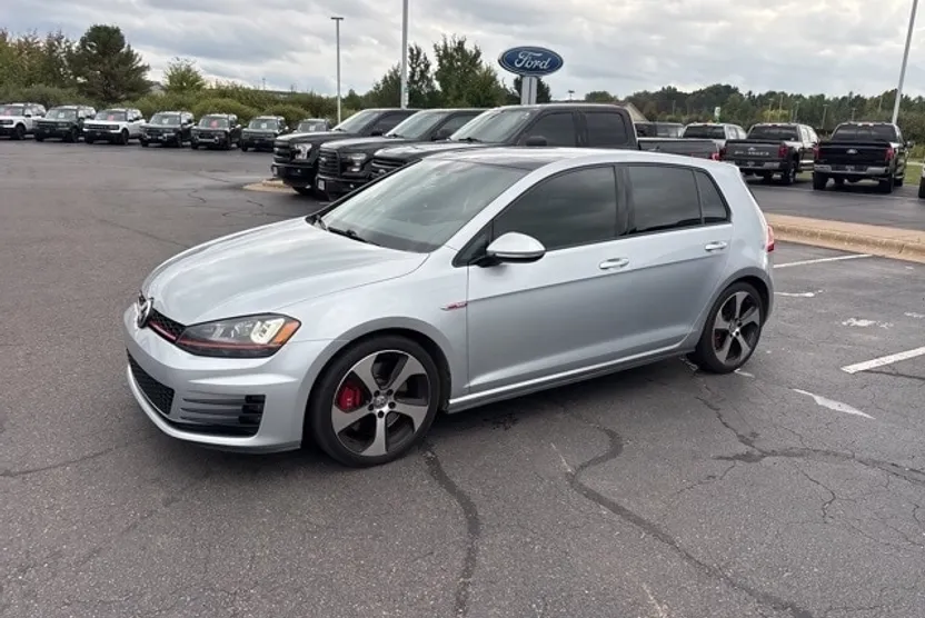2017 Volkswagen Golf GTI SE photo 1