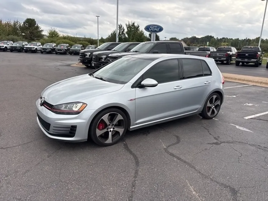2017 Volkswagen Golf GTI SE photo 1