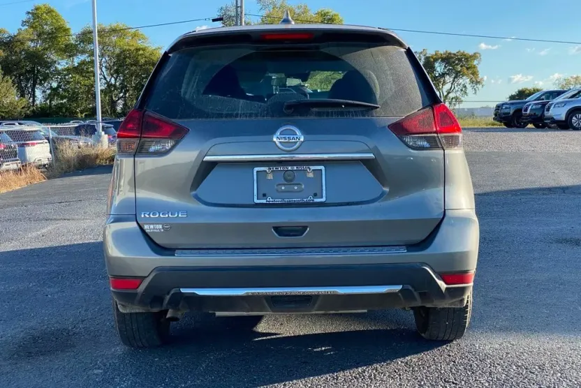 2020 Nissan Rogue S photo 1