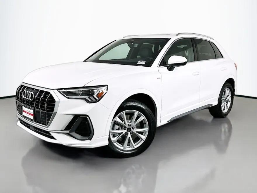 2025 Audi Q3 S line Premium photo 1