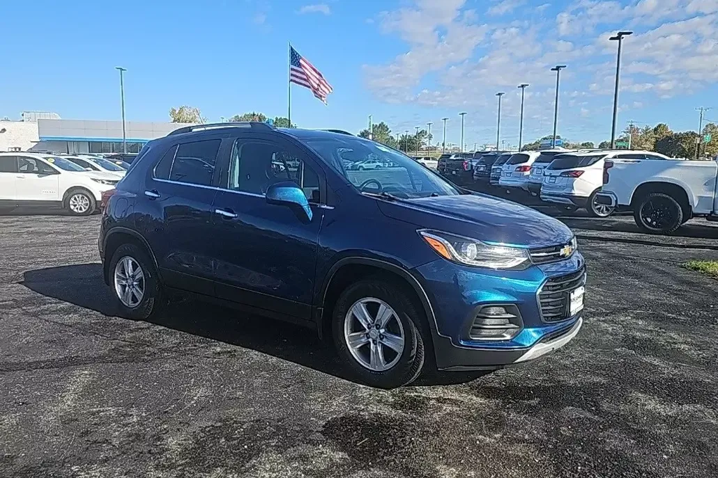 2019 Chevrolet Trax LT photo 1