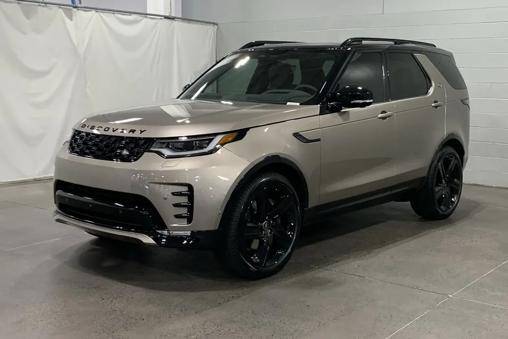 2025 Land Rover Discovery SE photo 1