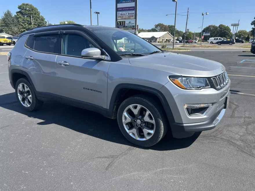2018 Jeep Compass Limited photo 1