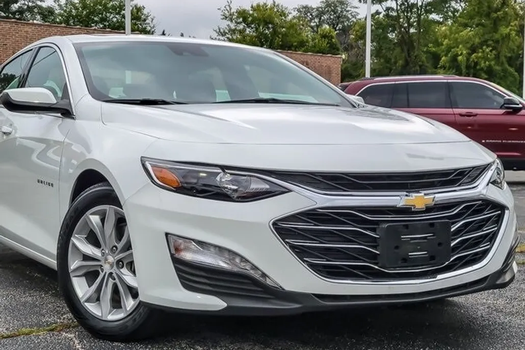 2024 Chevrolet Malibu 1LT photo 1