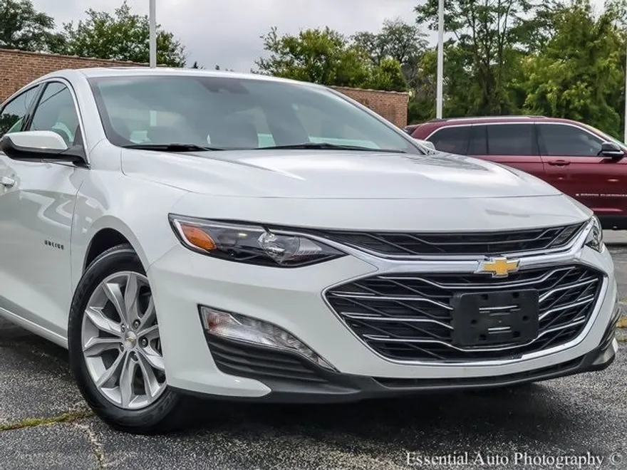 2024 Chevrolet Malibu 1LT photo 1