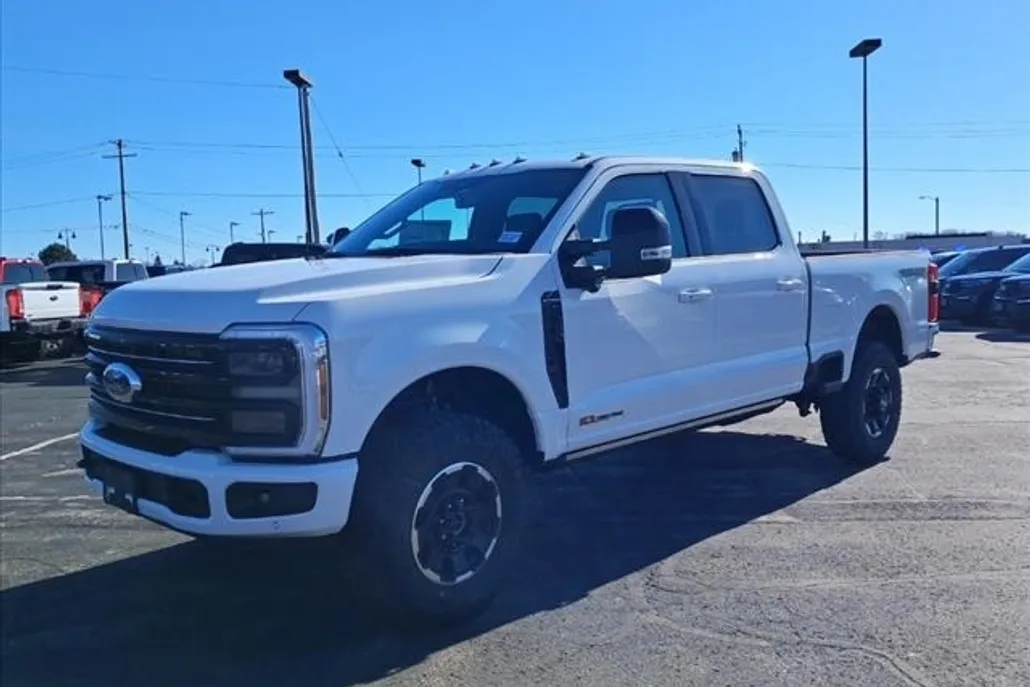 2025 Ford F-350 Platinum photo 1