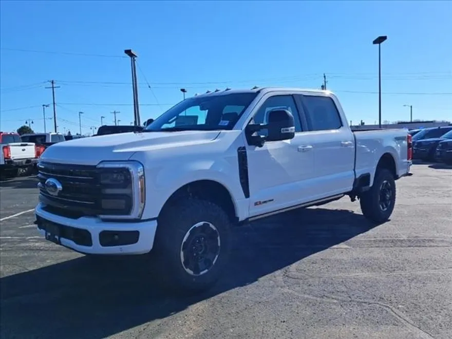 2025 Ford F-350 Platinum photo 1