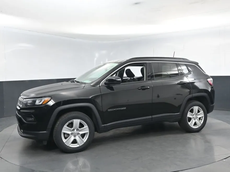 2022 Jeep Compass Latitude photo 1