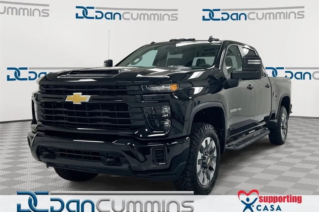 2024 Chevrolet Silverado 2500HD Custom photo 1
