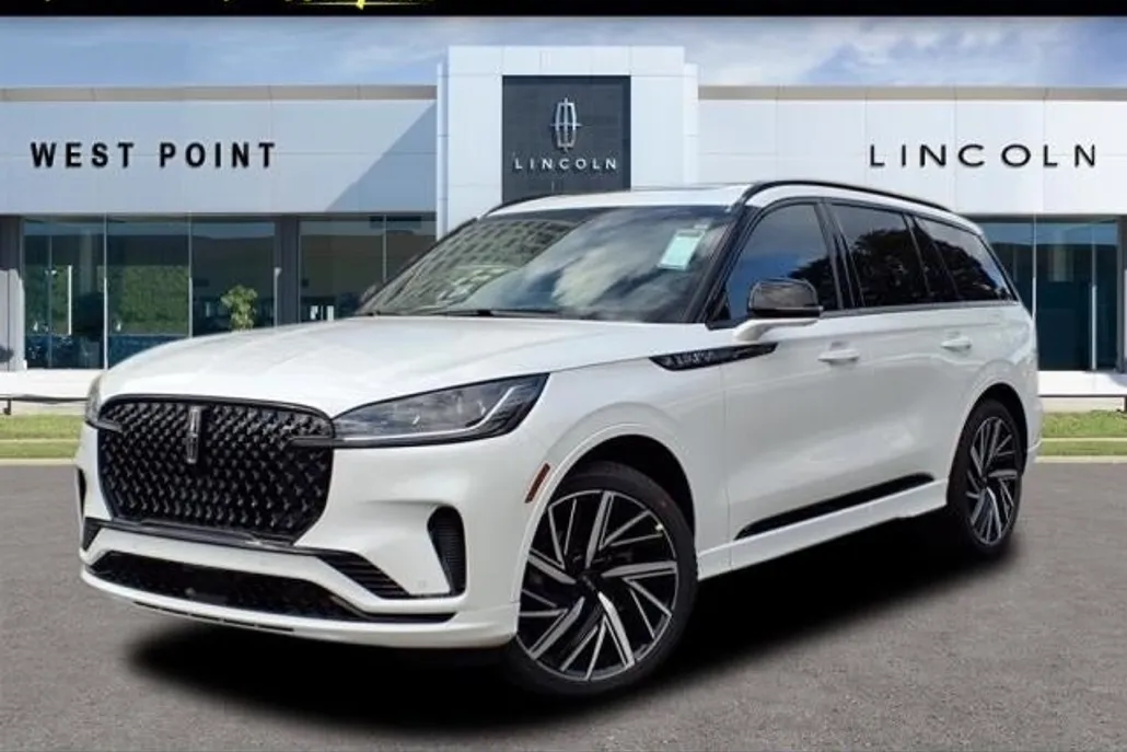 2025 Lincoln Aviator Black Label photo 1