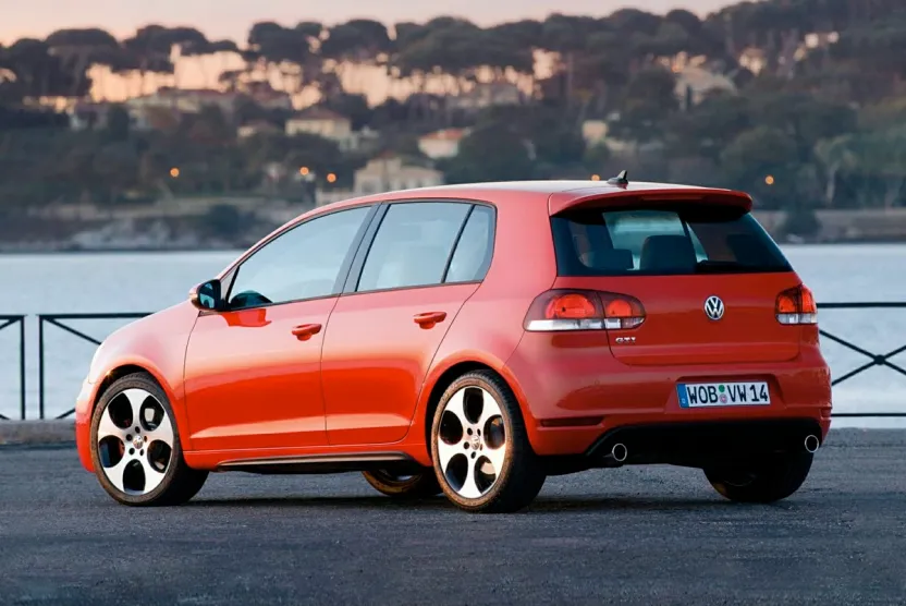 2014 Volkswagen Golf GTI Wolfsburg Edition photo 1