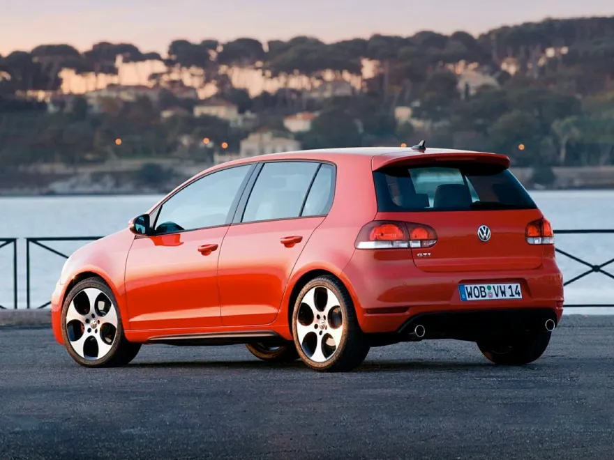 2014 Volkswagen Golf GTI Wolfsburg Edition photo 1