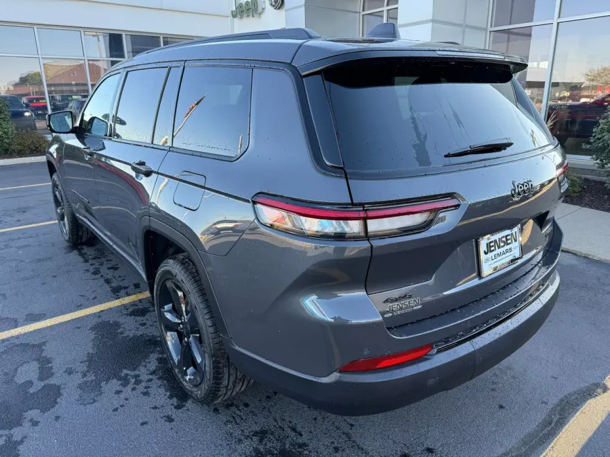 2025 Jeep Grand Cherokee Limited photo 1