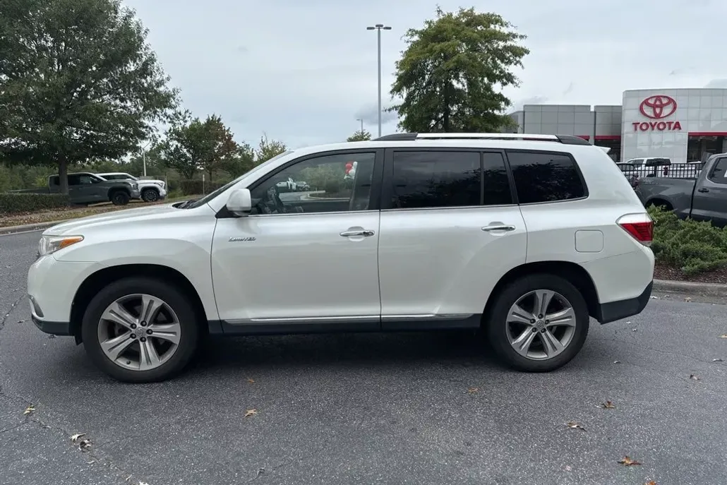 2011 Toyota Highlander Limited photo 1