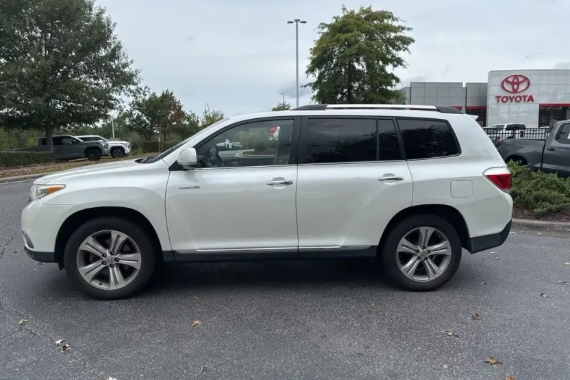 2011 Toyota Highlander Limited photo 1