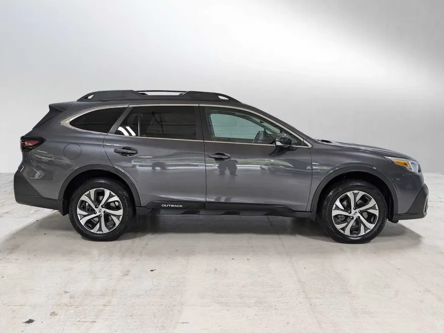 2020 Subaru Outback Limited photo 1