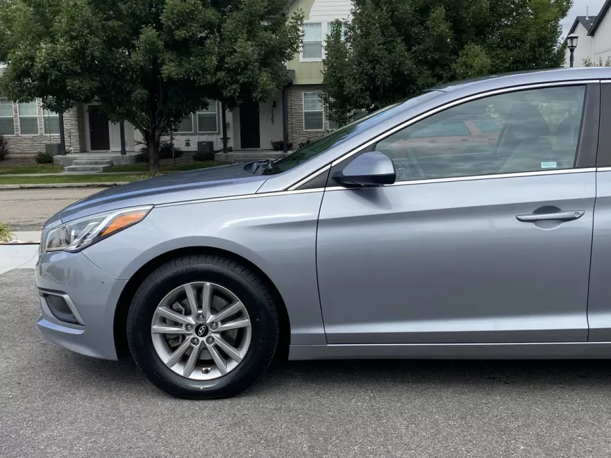 2016 Hyundai Sonata SE photo 1
