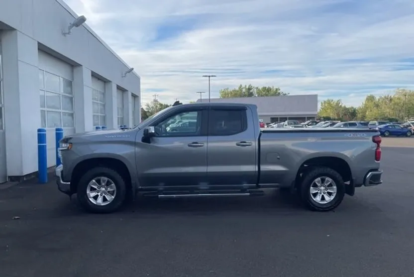 2019 Chevrolet Silverado 1500 LT photo 1