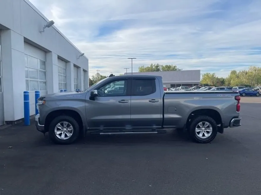 2019 Chevrolet Silverado 1500 LT photo 1
