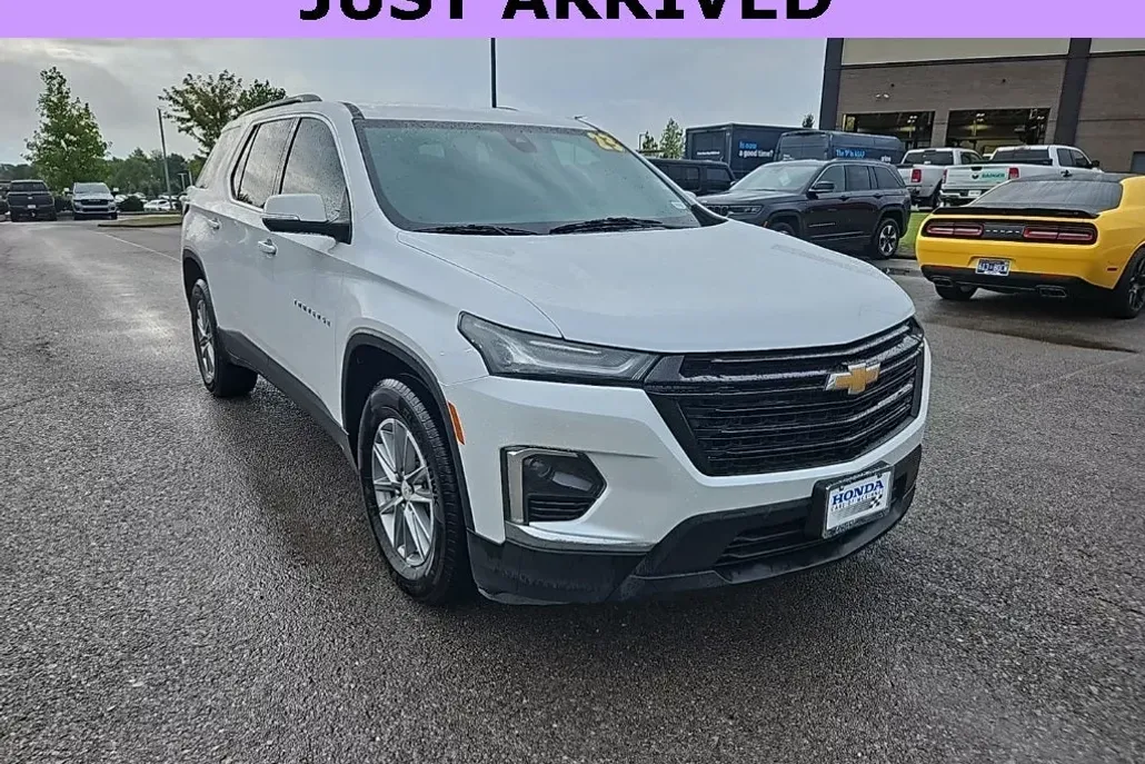 2023 Chevrolet Traverse Leather photo 1