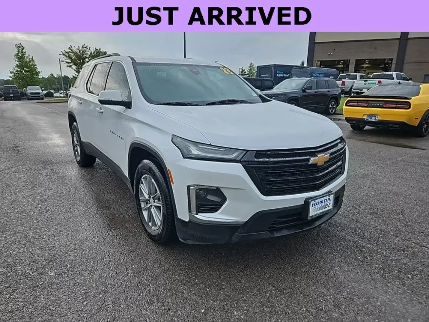 2023 Chevrolet Traverse Leather photo 1
