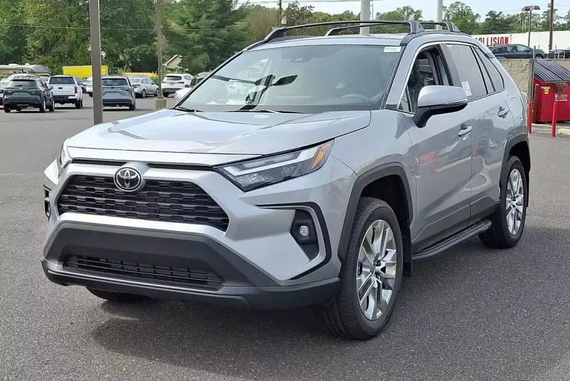 2025 Toyota RAV4 XLE Premium photo 1