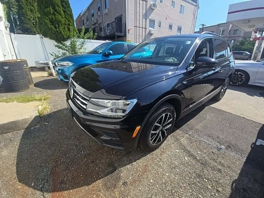 2021 Volkswagen Tiguan SE photo 1