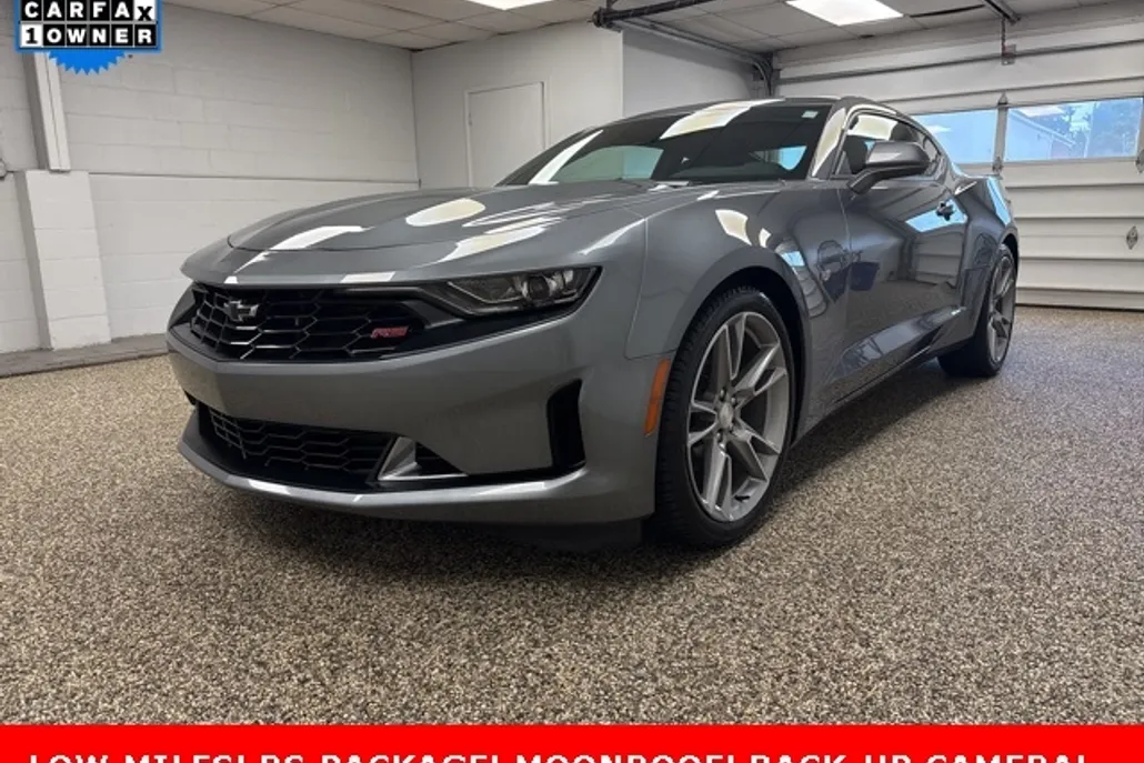 2021 Chevrolet Camaro 1LT photo 1