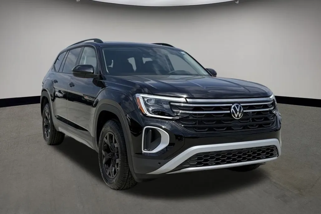 2025 Volkswagen Atlas Peak Edition SE photo 1