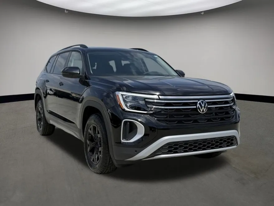 2025 Volkswagen Atlas Peak Edition SE photo 1