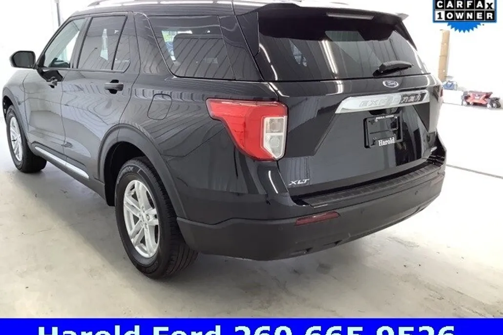 2022 Ford Explorer XLT photo 1