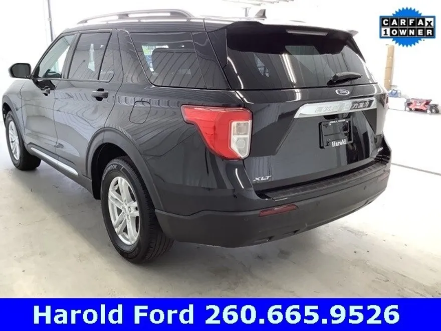 2022 Ford Explorer XLT photo 1