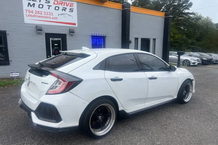 2018 Honda Civic Sport photo 1