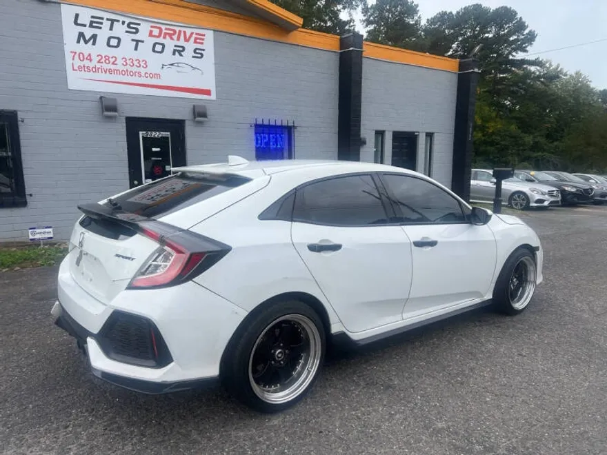 2018 Honda Civic Sport photo 1
