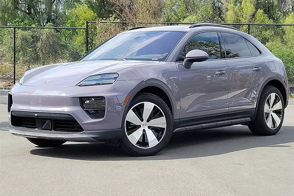 2024 Porsche Macan Electric 4 photo 1