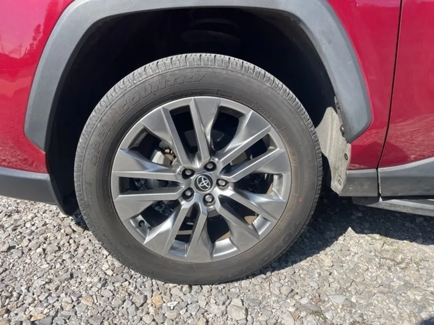 2022 Toyota RAV4 XLE Premium photo 1