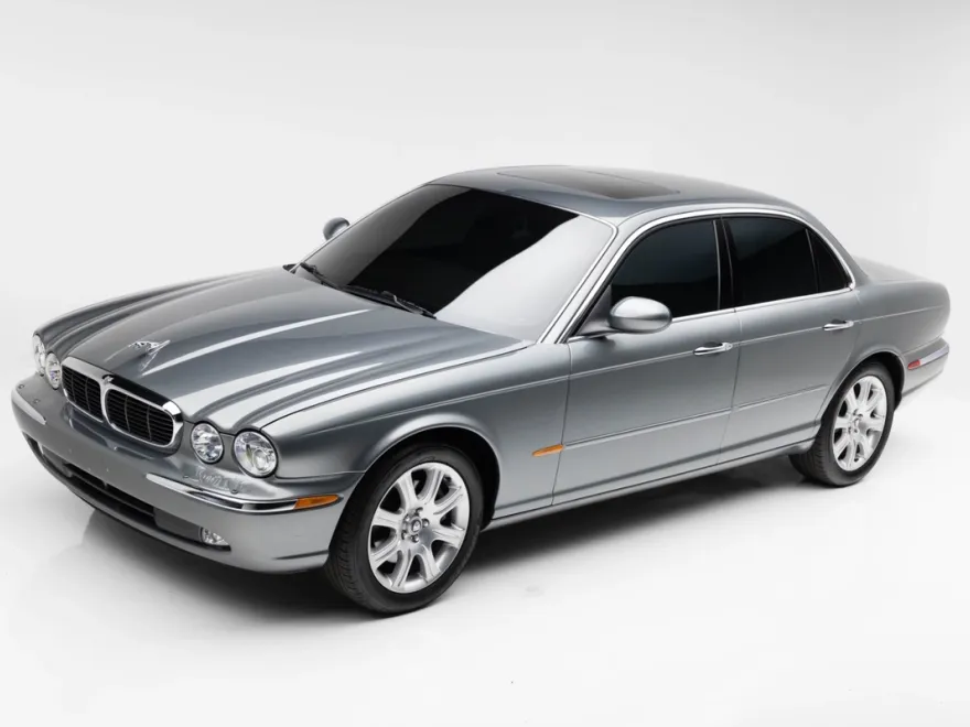 2004 Jaguar XJ Base photo 1