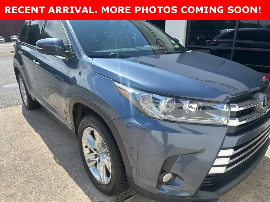 2017 Toyota Highlander Limited photo 1