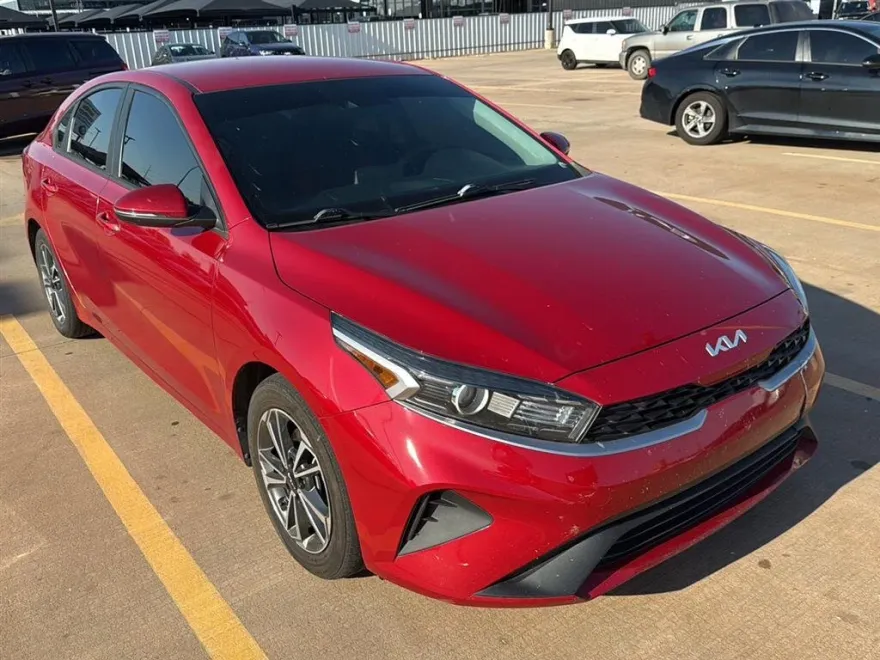 2022 Kia Forte LXS photo 1