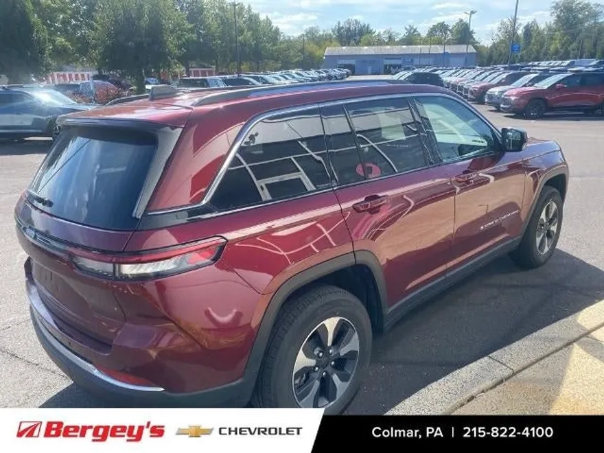 2022 Jeep Cherokee Limited 4xe photo 1