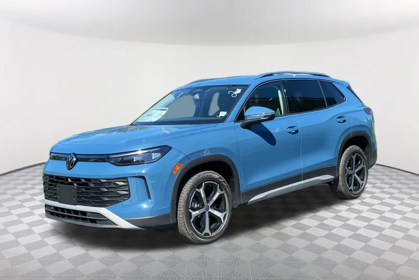 2025 Volkswagen Tiguan SE photo 1