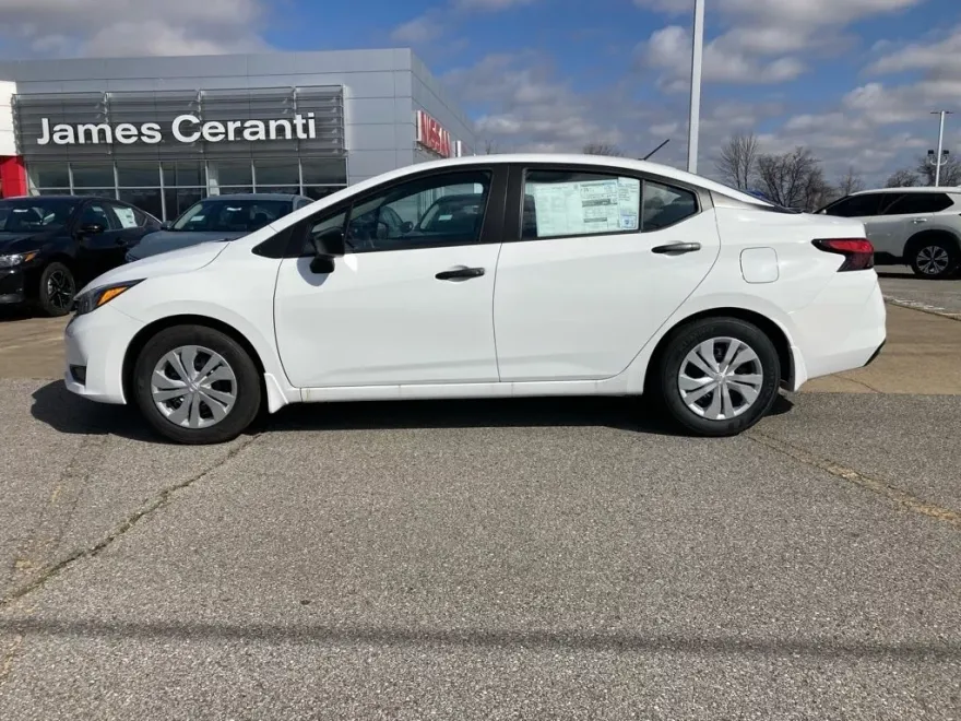 2025 Nissan Versa S photo 1