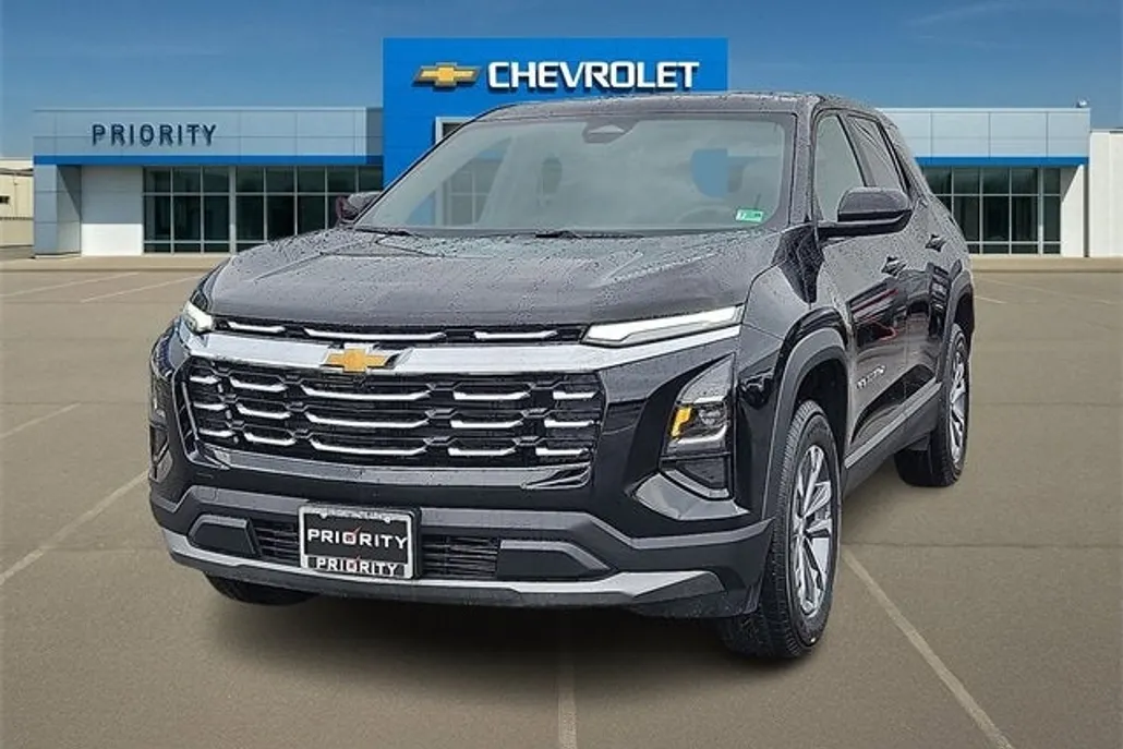 2026 Chevrolet Equinox LT photo 1