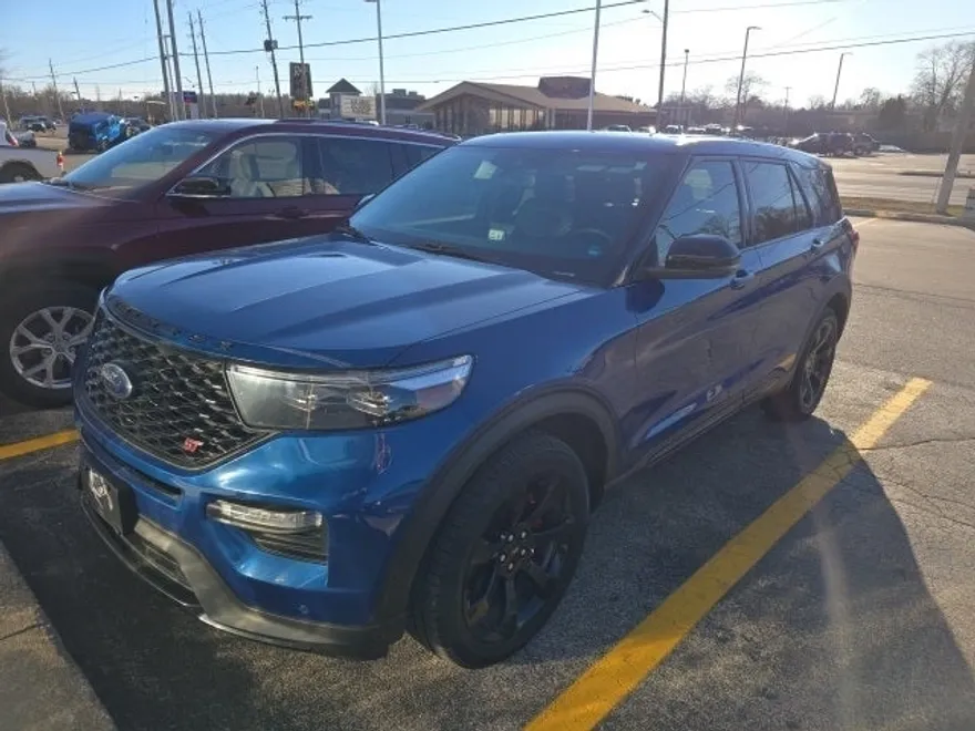 2021 Ford Explorer ST photo 1